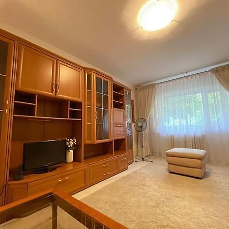 Lovely & Quiet 1-Bedroom Condo With Free Parking بوخارست المظهر الخارجي الصورة