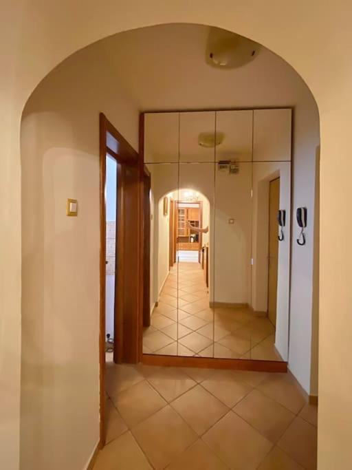 Lovely & Quiet 1-Bedroom Condo With Free Parking بوخارست المظهر الخارجي الصورة