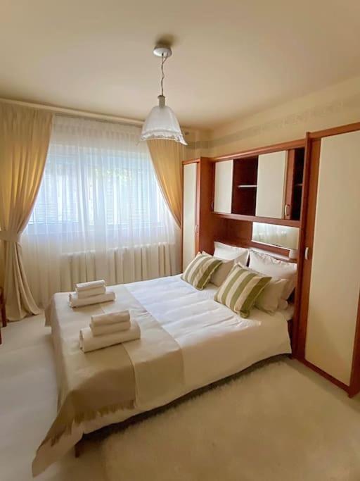 Lovely & Quiet 1-Bedroom Condo With Free Parking بوخارست المظهر الخارجي الصورة
