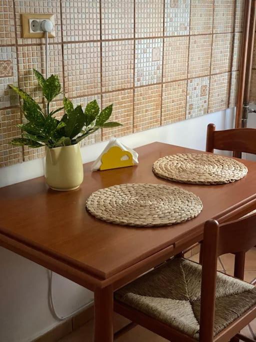 Lovely & Quiet 1-Bedroom Condo With Free Parking بوخارست المظهر الخارجي الصورة