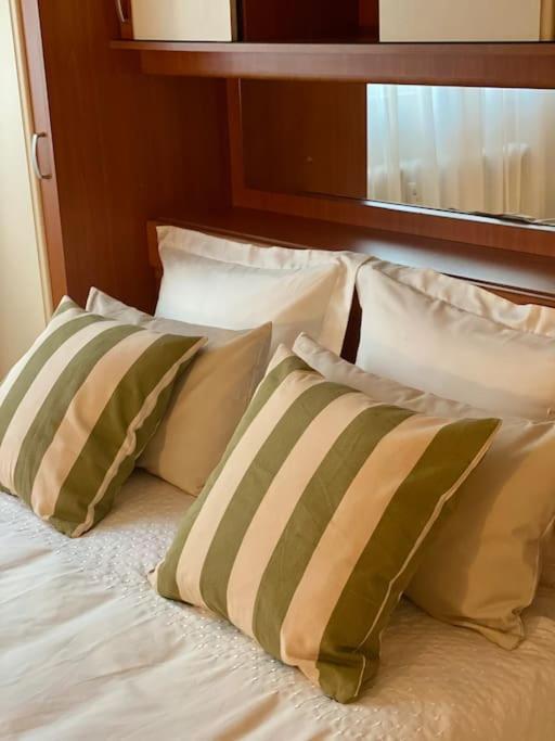 Lovely & Quiet 1-Bedroom Condo With Free Parking بوخارست المظهر الخارجي الصورة